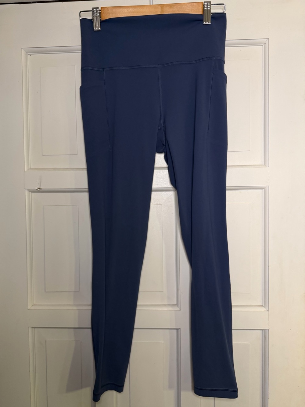 Athleta Blue Salutation 7/8 Tight in Powervita